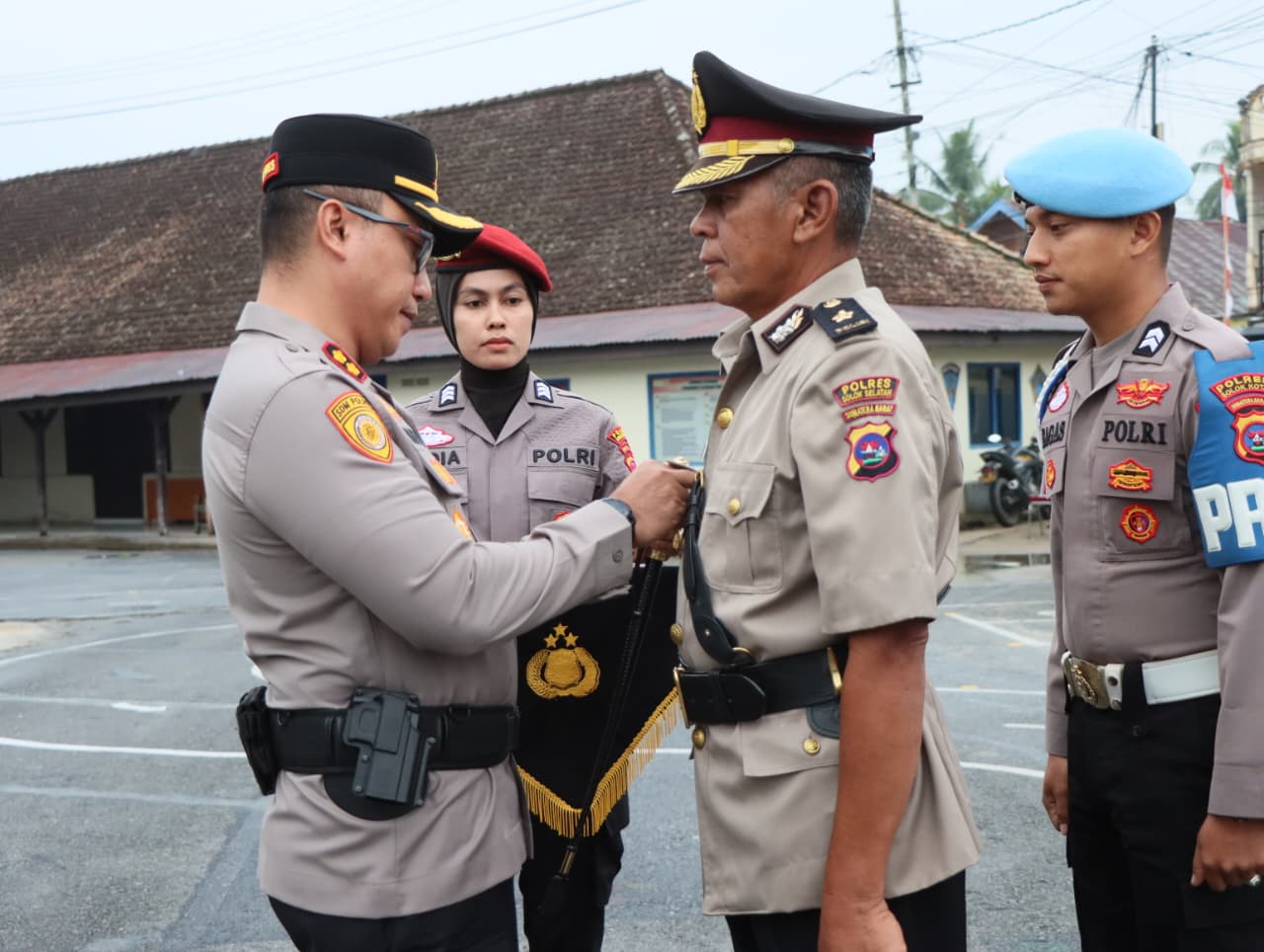 Kapolres Solok Kota Pimpin Upacara Penyerahan Jabatan Kabag Log Polres Solok Kota
